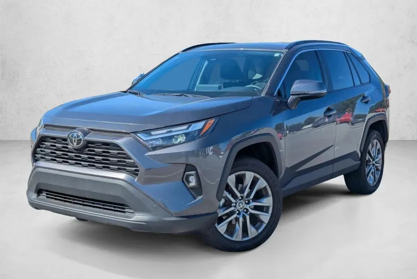 2022 Toyota RAV4 XLE Premium photo 1