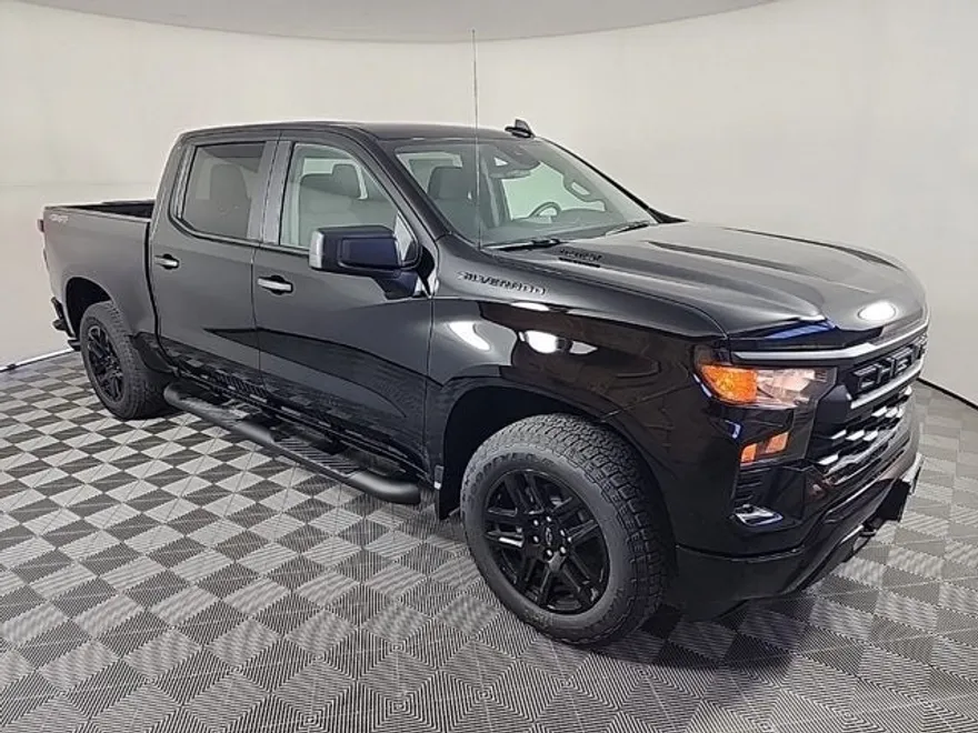 2025 Chevrolet Silverado 1500 Custom photo 1