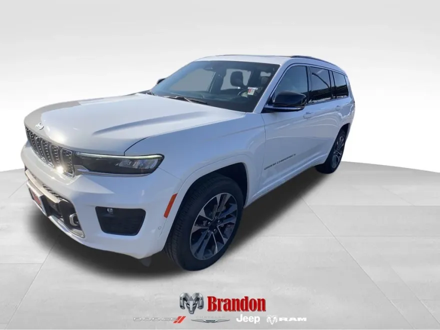 2025 Jeep Grand Cherokee Overland photo 1