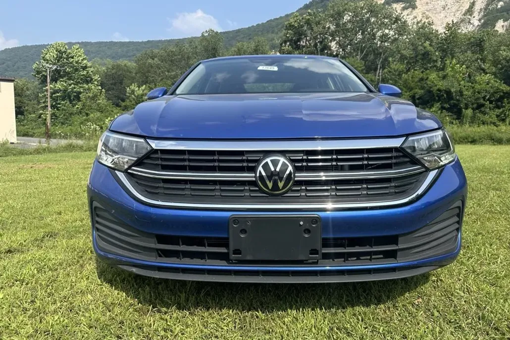 2024 Volkswagen Jetta S photo 1