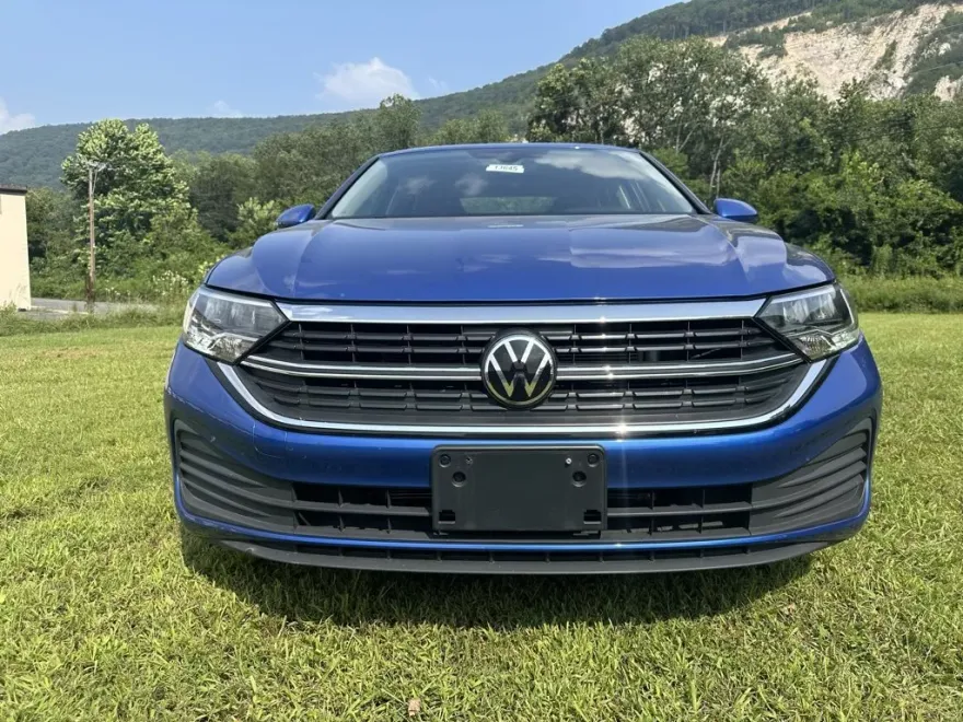 2024 Volkswagen Jetta S photo 1
