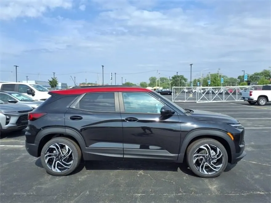 2026 Chevrolet Trailblazer RS photo 1