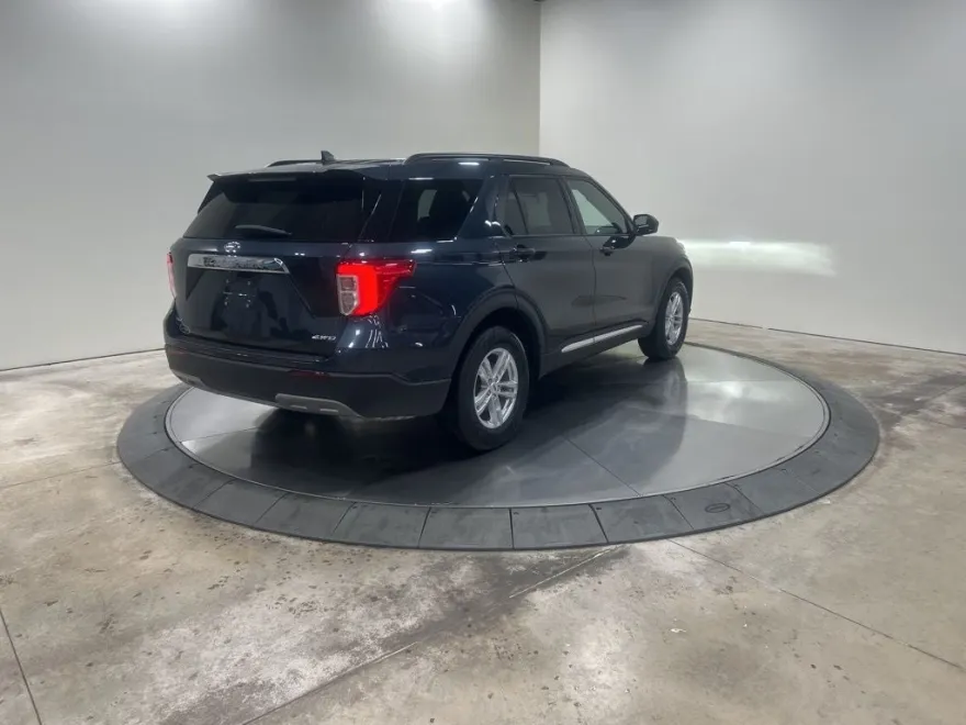 2022 Ford Explorer XLT photo 1