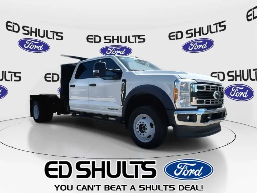 2023 Ford F-550 photo 1
