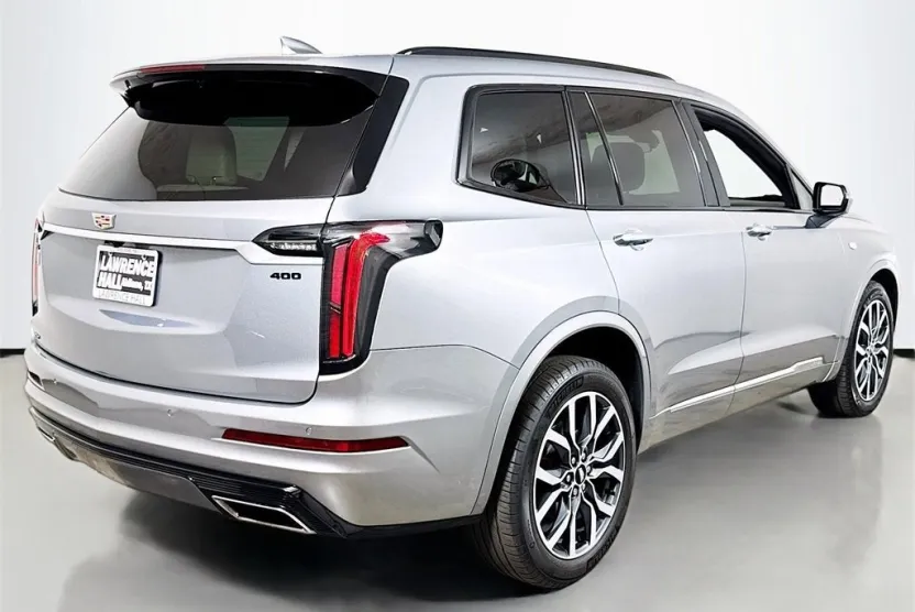 2023 Cadillac XT6 Sport photo 1