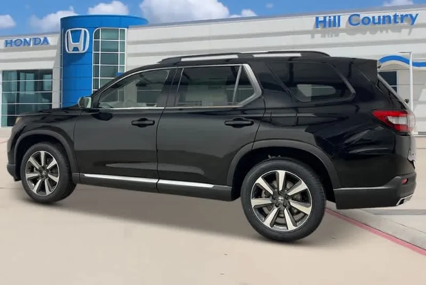 2025 Honda Pilot Elite photo 1