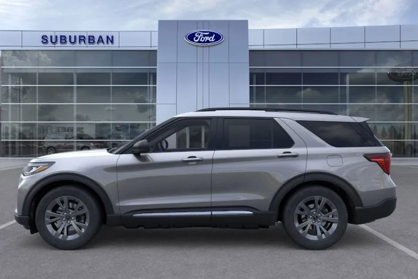 2025 Ford Explorer photo 1