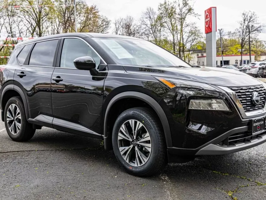 2023 Nissan Rogue SV photo 1