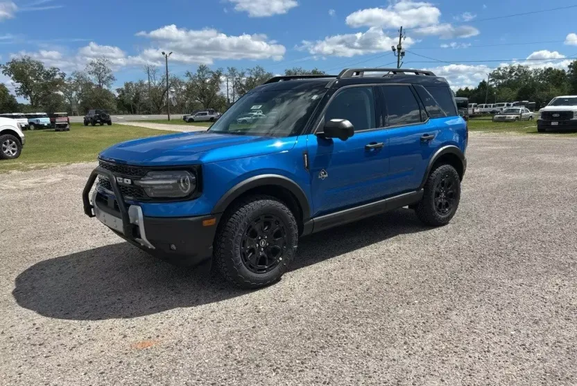 2025 Ford Bronco Sport Outer Banks photo 1