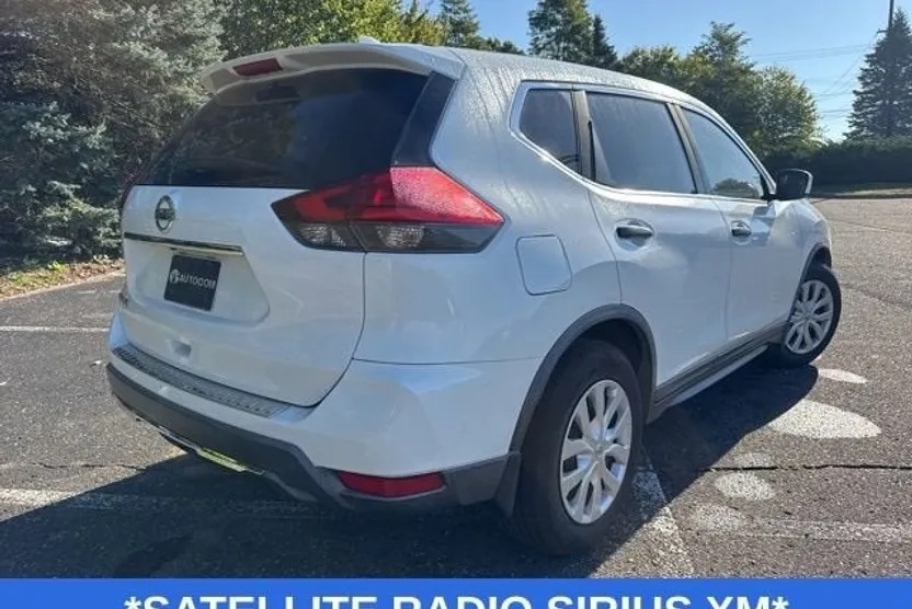 2017 Nissan Rogue S photo 1