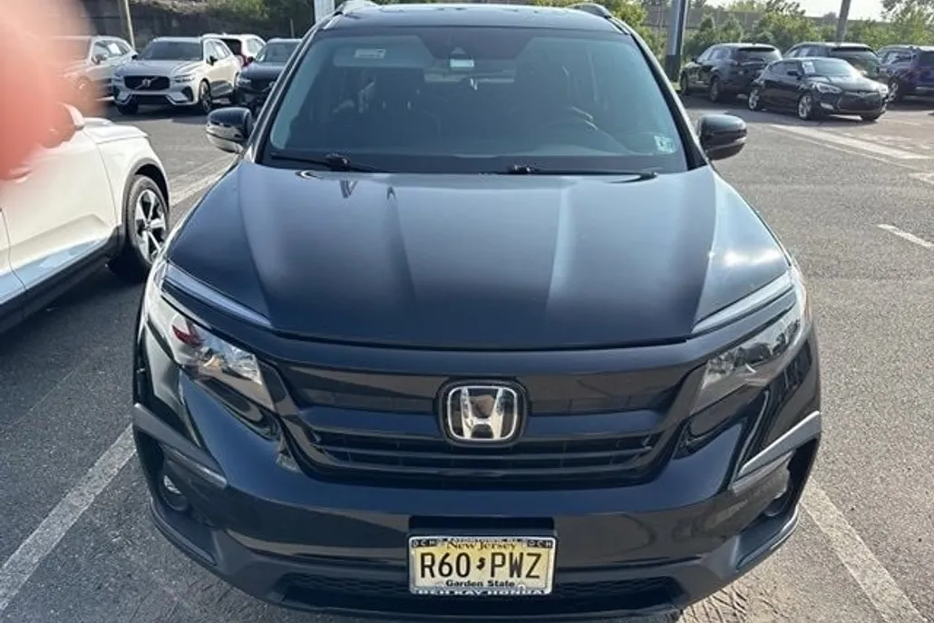 2022 Honda Pilot Special Edition photo 1