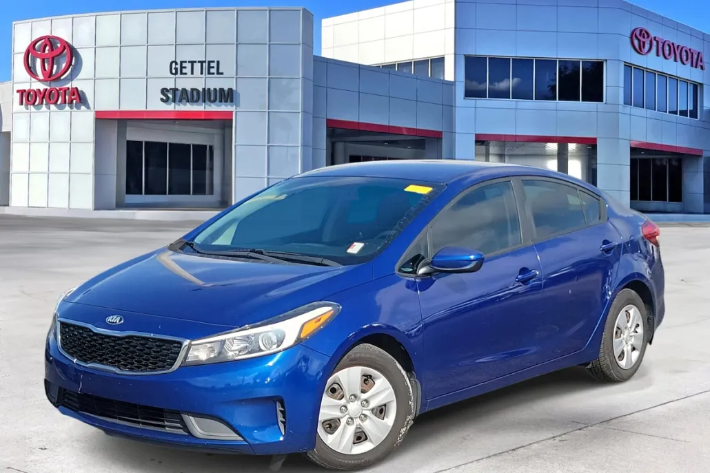 2017 Kia Forte LX photo 1