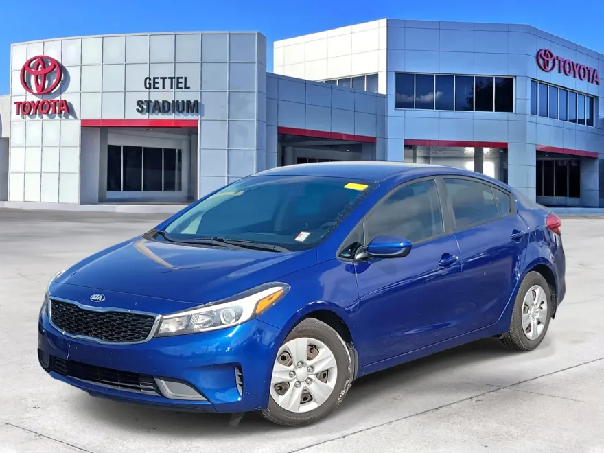 2017 Kia Forte LX photo 1