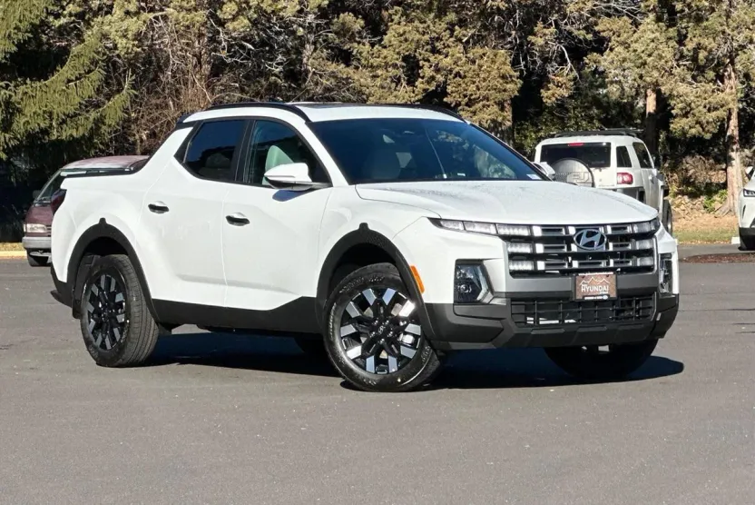 2025 Hyundai Santa Cruz SEL Activity photo 1