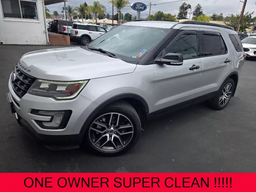 2017 Ford Explorer Sport photo 1
