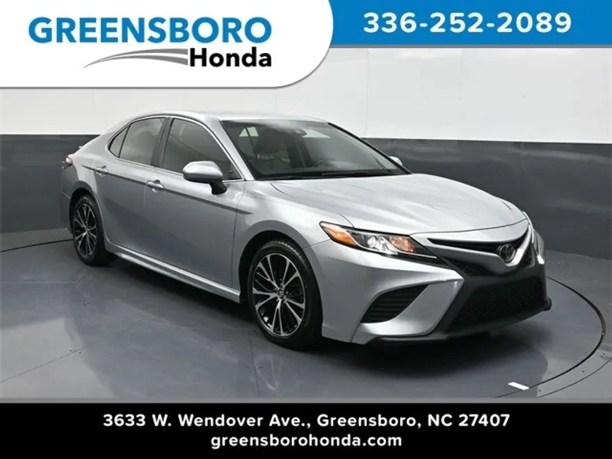 2018 Toyota Camry L photo 1