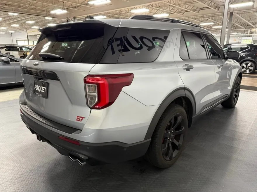 2023 Ford Explorer ST photo 1