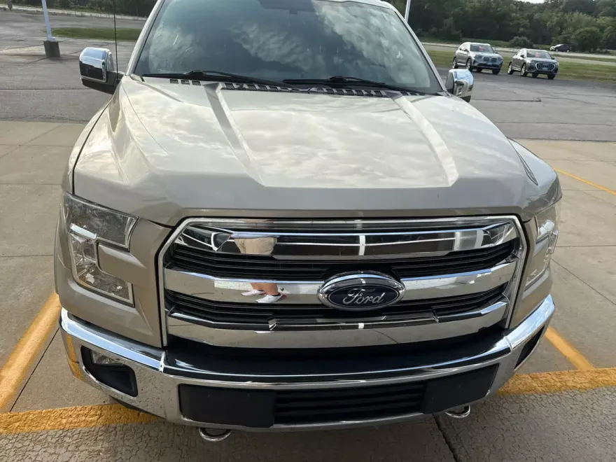 2017 Ford F-150 Lariat photo 1