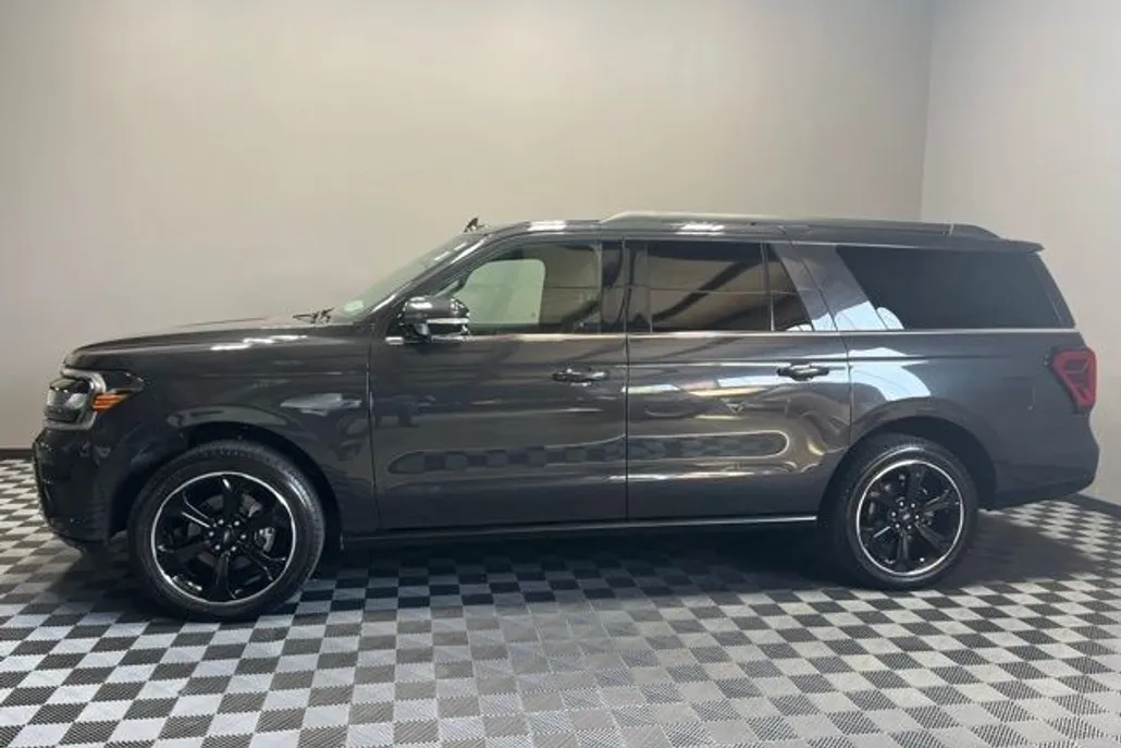 2024 Ford Expedition MAX Limited photo 1