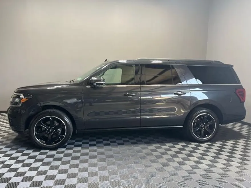2024 Ford Expedition MAX Limited photo 1