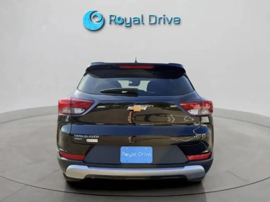 2023 Chevrolet Trailblazer LT photo 1