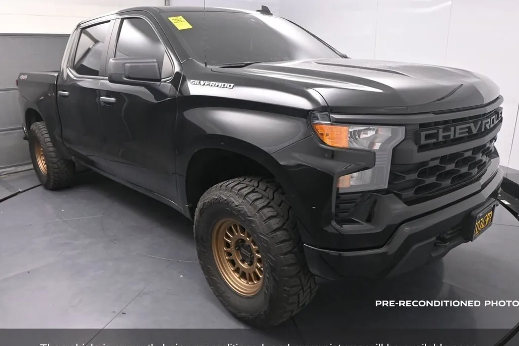 2022 Chevrolet Silverado 1500 Custom photo 1