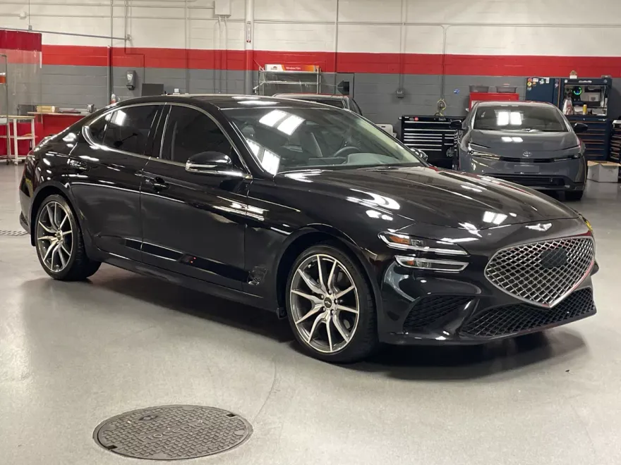 2023 Genesis G70 2.0T photo 1