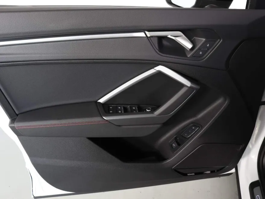 2025 Audi Q3 S line Plus 45 TFSI photo 1