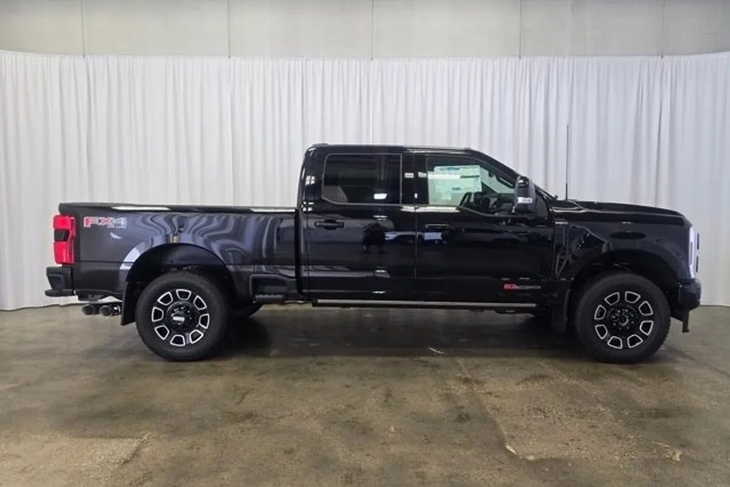 2025 Ford F-350 photo 1