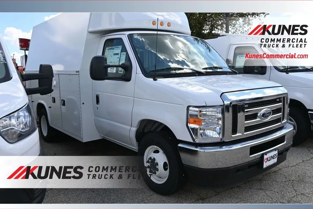 2025 Ford E-350 Base photo 1