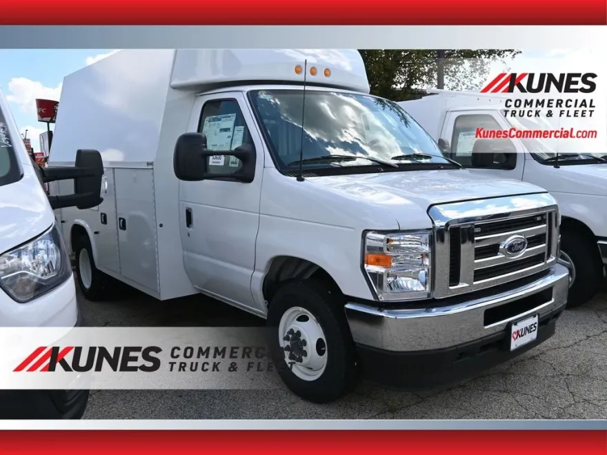 2025 Ford E-350 Base photo 1