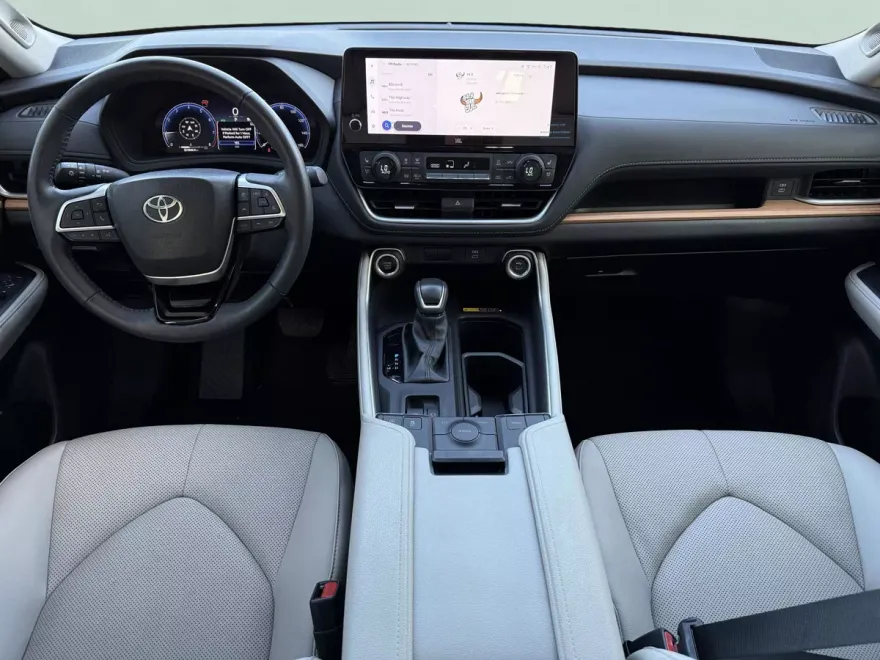 2024 Toyota Grand Highlander Limited photo 1