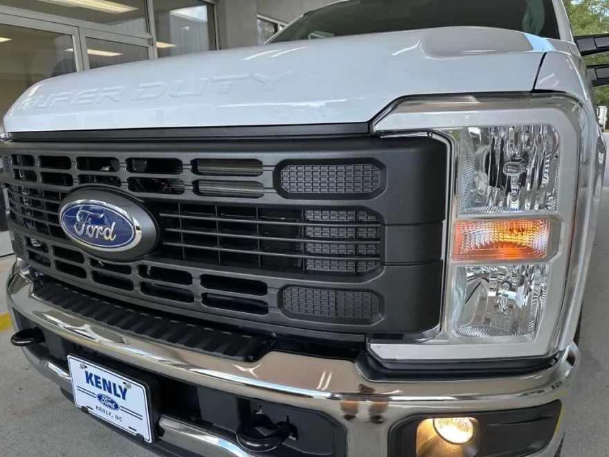 2026 Ford F-250 XL photo 1