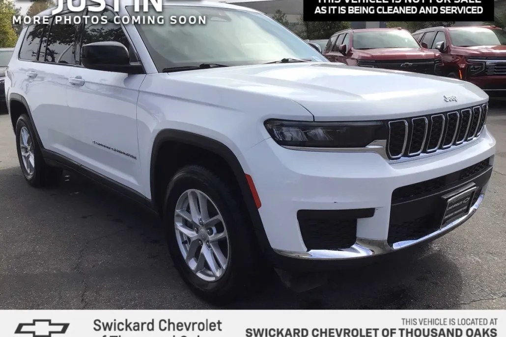 2023 Jeep Grand Cherokee Laredo photo 1