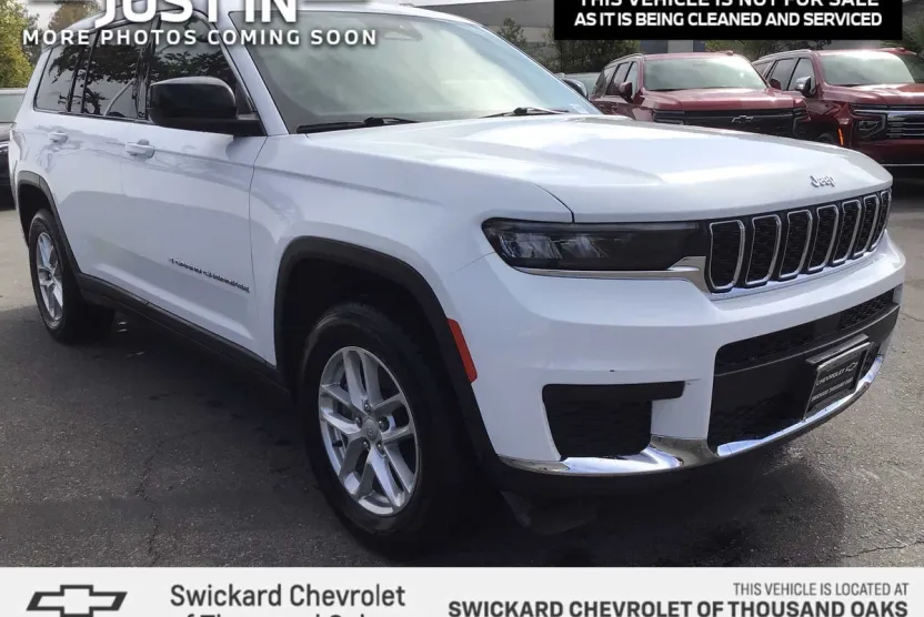 2023 Jeep Grand Cherokee Laredo photo 1