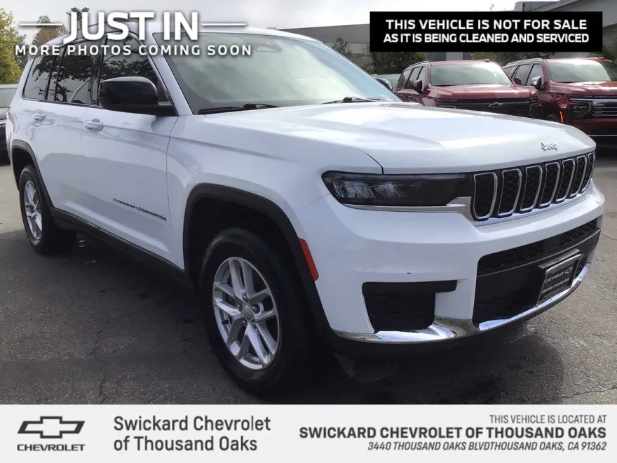 2023 Jeep Grand Cherokee Laredo photo 1