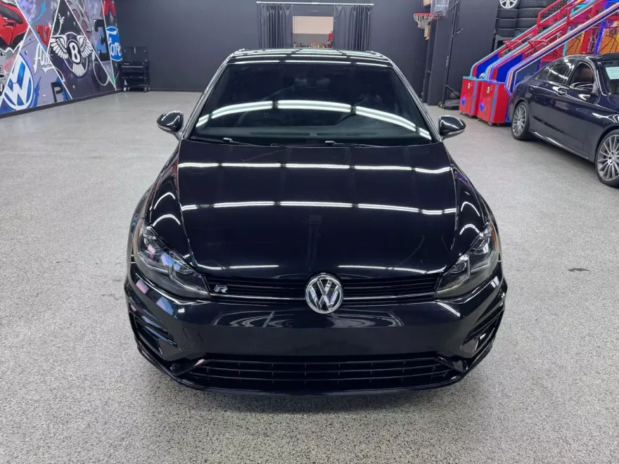 2018 Volkswagen Golf R Base photo 8