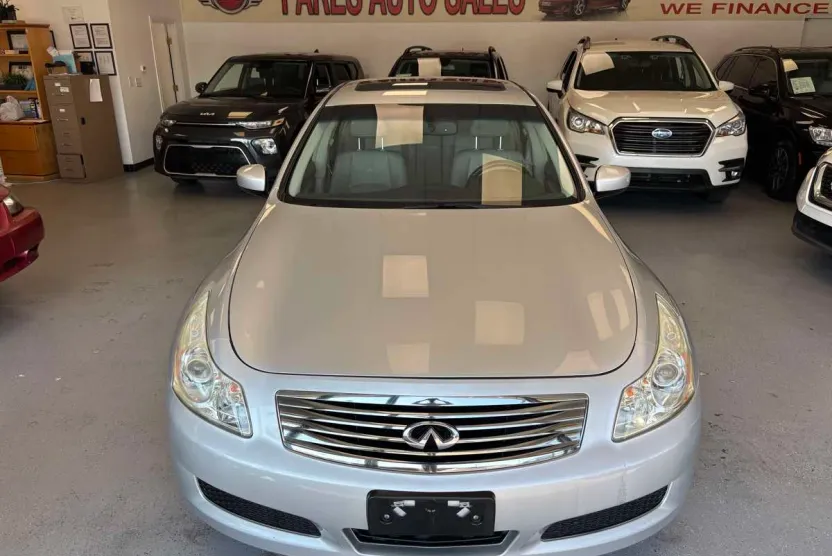 2009 Infiniti G37 Journey photo 1