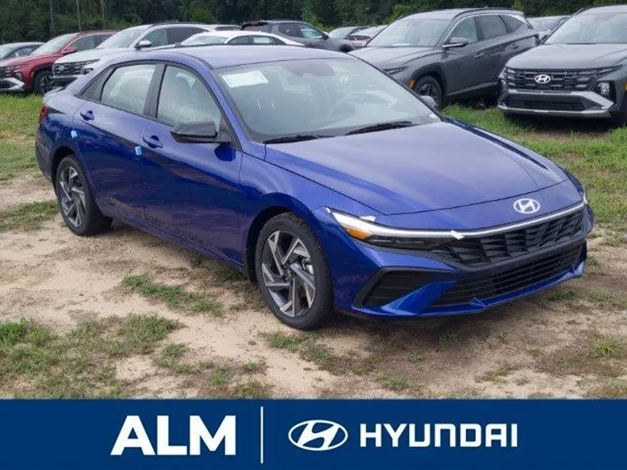 2025 Hyundai Elantra SEL Sport photo 1