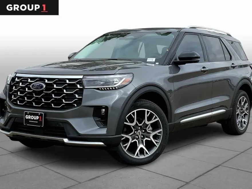 2025 Ford Explorer Platinum photo 1