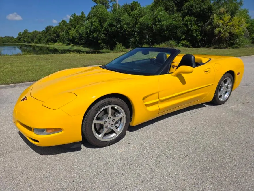 2004 Chevrolet Corvette photo 1