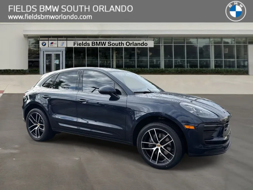 2023 Porsche Macan T photo 1