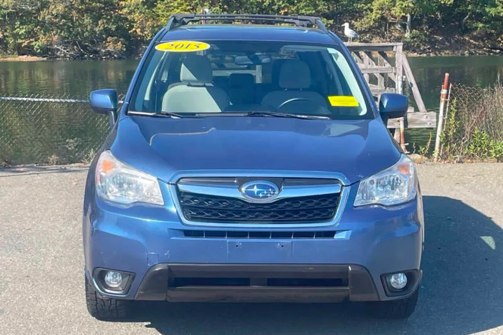 2015 Subaru Forester 2.5i Premium photo 1