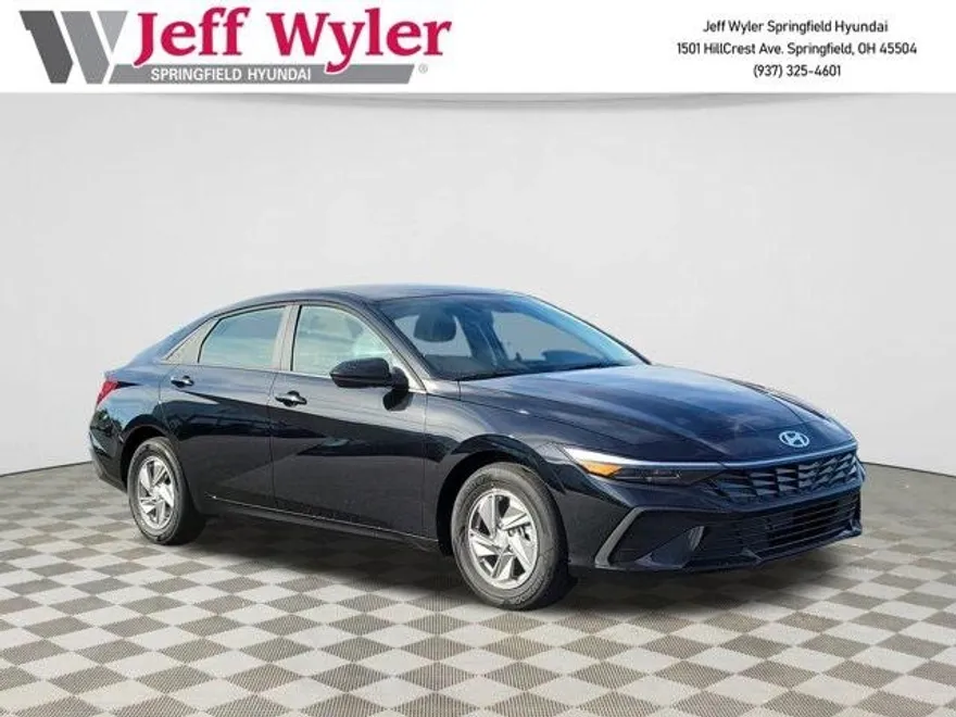 2025 Hyundai Elantra SE photo 1
