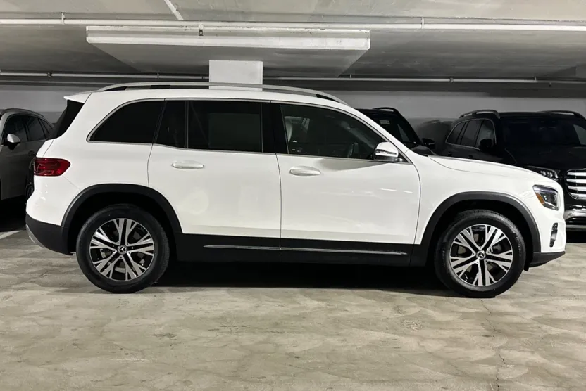 2026 Mercedes Benz GLB 250 photo 1