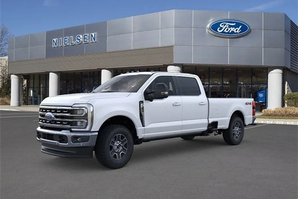 2026 Ford F-350 Lariat photo 1