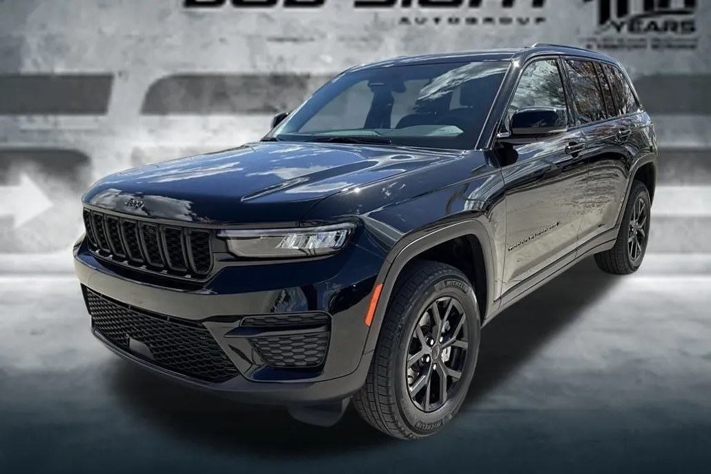 2025 Jeep Grand Cherokee Altitude photo 1