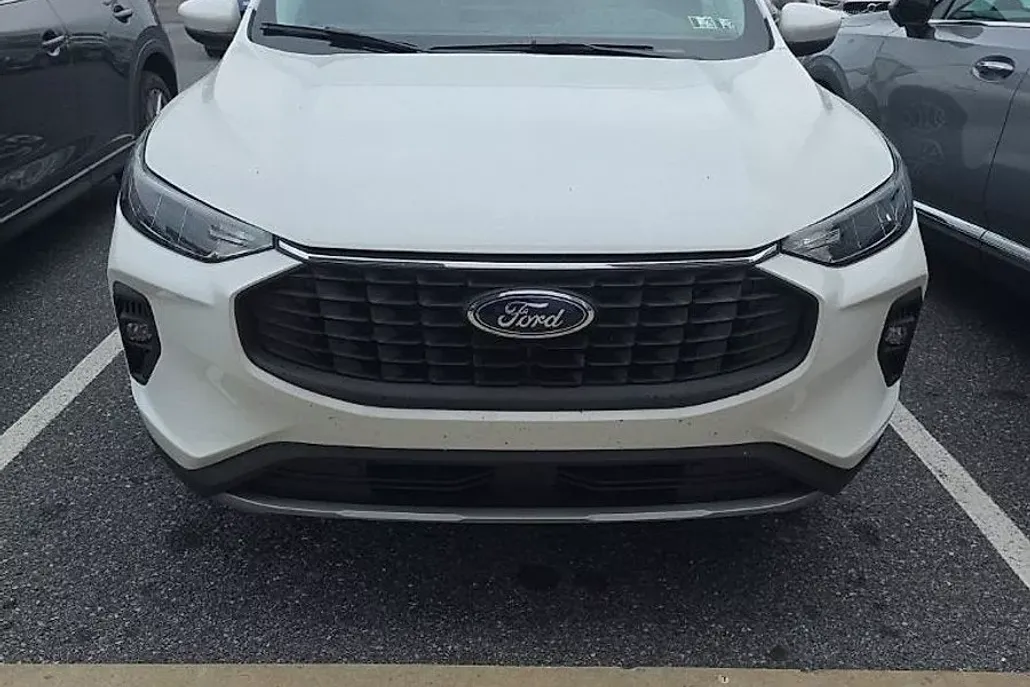 2025 Ford Escape Plug-In Hybrid photo 1