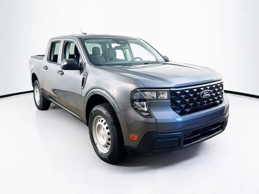 2025 Ford Maverick XL photo 1