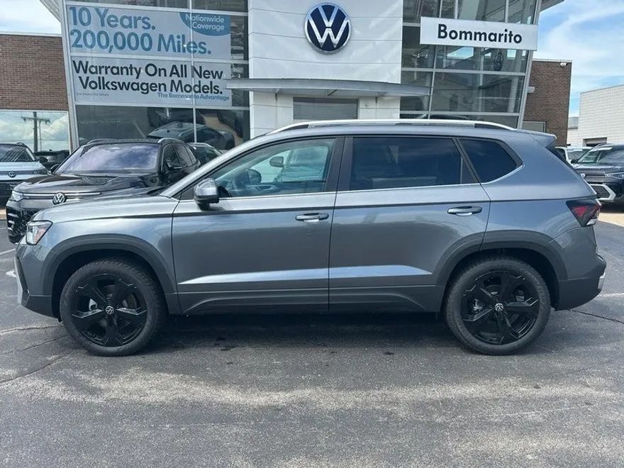 2025 Volkswagen Taos SEL photo 1